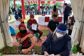 Kepri mendapat bantuan 100 ribu dosis vaksin Sinopharm dari Singapura