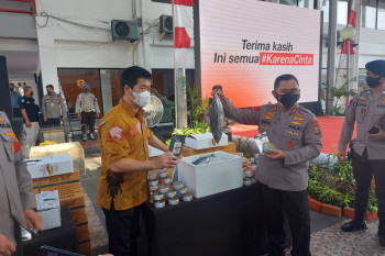 Kapolda terima bantuan 70 ribu kaleng ikan olahan untuk masyarakat