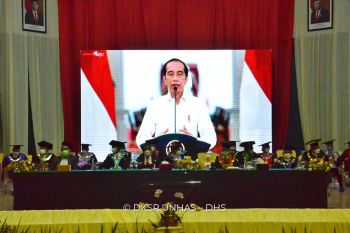 Jokowi: Unhas agar lakukan peremajaan