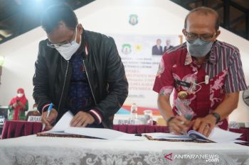 PLN bekerja sama dengan Pemkab Bombana sediakan jaringan listrik