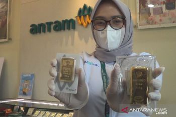 Harga emas Antam turun Rp1.000 per gram