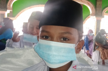 PKB dan Pemkab Lampung Timur gelar vaksinasi di Pondok Pesantren&nbsp; Darussalam Braja Dewa