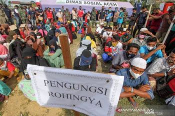 Menlu RI ingatkan dunia agar tak kesampingkan isu Rohingya