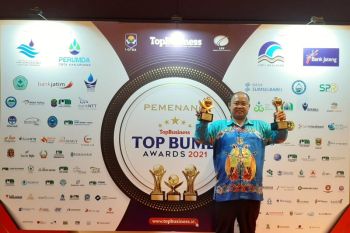 PDAM Jayapura kembali meraih penghargaan pada ajang TOP BUMD 2021