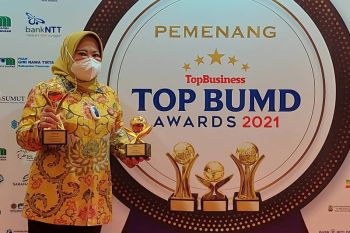 Bupati Kobar kesekian kali raih Penghargaan Top Pembina BUMD Award