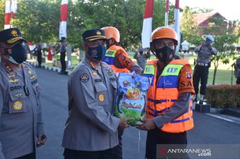 Polda Kalsel kirim bantuan bagi korban banjir Kalteng