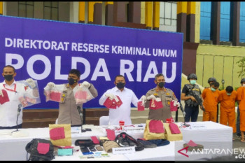 Perampok Rp775 juta uang ATM BRI di Rohul dibekuk polisi