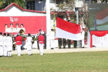 Menghargai jasa pahlawan