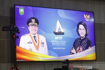 Pertahankan opini WTP 10 kali berturut-turut, Pemkab Siak raih penghargaan Menkeu