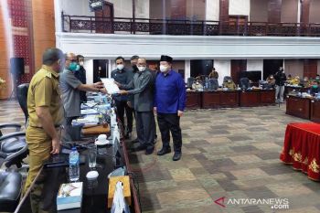 Ini Fraksi DPRD Sumbar yang ajukan hak angket permintaan sumbangan bertandatangan gubernur