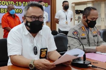Mantan Bupati Mambra terduga kasus korupsi dana COVID-19 ditahan