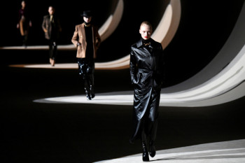 Saint Laurent kembali ke Pekan Mode  Paris 2022