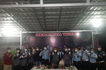 Petugas Rutan Baturaja Sumsel razia kamar hunian warga binaan