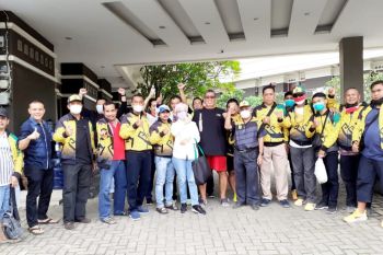 Sekum KONI Lampung lepas tim Aju PON ke Papua