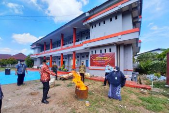 Kanwil Kemenkumham Sulsel musnahkan arsip pendaftaran fidusia