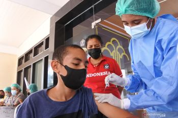 Kemenkumham NTT gelar vaksinasi untuk pegawai dan keluarga