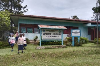 Pemerintah wajibkan guru-pelajar vaksinasi sebelum buka sekolah