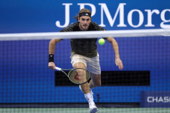 Petenis Yunani Stefanos Tsitsipas akhirnya mau divaksin