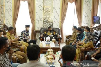 Bupati Khairunas: pers dan pemerintah tak bisa dipisahkan