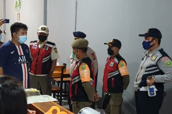 Satpol PP Sumsel sanksi sosial ratusan pelanggar protokol kesehatan