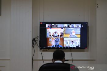 Karena ini, keterbukaan informasi publik dijadikan sebagai prioritas, kata Bupati Pessel