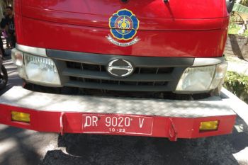 Motor tabrakan dengan mobil damkar di Janapria