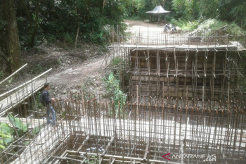 Pemkab Rejang Lebong lanjutkan pembangunan jembatan di Wisata Bukit Kaba