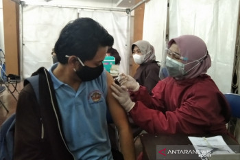 1.500 mahasiswa Universitas Muria Kudus jalani vaksinasi  COVID-19