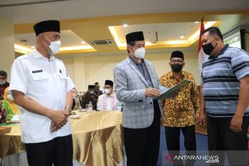Wajib pakai ini, pada semua produk yang diedarkan di pasaran, kata Plt Kepala BPJPH