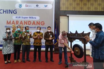 Riza Falepi nilai program Marandang Bank Nagari bantu masyarakat lepas dari rentenir