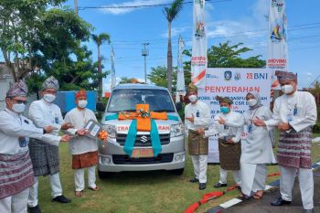 BNI serahkan satu unit mobil transfusi darah di momentum HUT Kepri, gubernur apresiasi