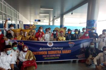 Kontingen PON Sumatera barat disambut Ikatan Keluarga Minang di Mimika