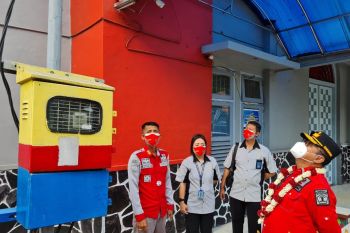 Kakanwil Kemenkumham Jatim memantau pemusnahan barang di Lapas Ngawi