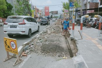 Pemkot stop sementara galian pipa PDAM di KBC Mataram