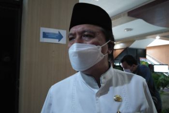 Wali Kota Mataram menyerahkan 21 nama calon pejabat ke KASN