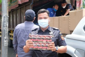 Bea Cukai Kudus ungkap 1,2 juta batang rokok ilegal diangkut  truk