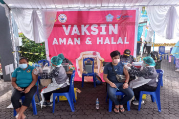 Lantamal VIII gelar "Serbuan Vaksinasi" masyarakat maritim di Kota Bitung