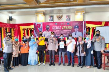 Nagari Manggopoh-Polres Agam gelar gerai vaksin cegah COVID-19