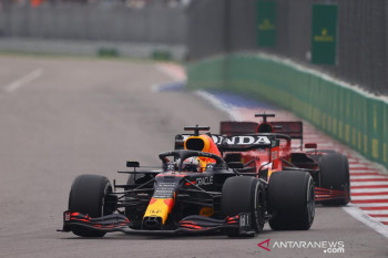ExxonMobil puji agresivitas  Verstappen dan Honda RB16B di Rusia