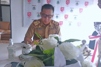 Diskominfo Sulbar terima penghargaan "honorable stakeholder" dari BPS