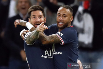 Gol perdana Messi bantu PSG bungkam Man City