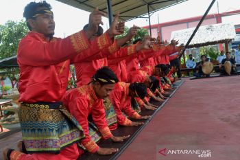 Berlatih tari saman warga binaan di Lapas Aceh