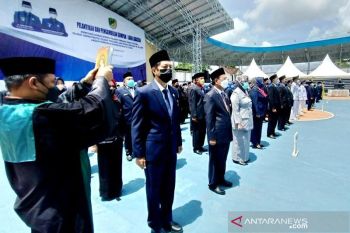 Bupati lantik Sekda dan pejabat lingkup Pemkab Barito Utara