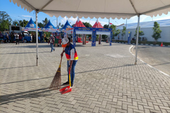 Volunteers maintain cleanliness, tidiness at Lukas Enembe Stadium