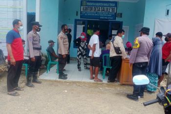 Polisi Mamuju Tengah gelar gerebek vaksinasi di desa terpencil