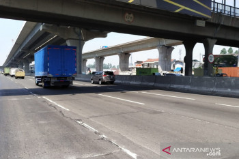 Jasa Marga perbaiki dua titik jalan di Ruas Tol Jakarta-Cikampek
