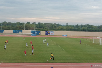 PON XX Papua - Tim sepak bola putri DKI Jakarta kandaskan Babel 1-0