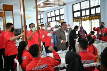 PON XX Papua - Kunjungan Gubernur Sulsel tingkatkan semangat juang atlet di final muaythai
