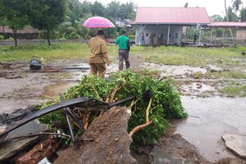 Permintaan BPBD Pasaman Barat pada masyarakat, terkait hujan terus mengguyur daerah ini