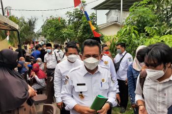 Gubernur Kepri siap mempermudah regulasi investasi pada pembangunan PLTS